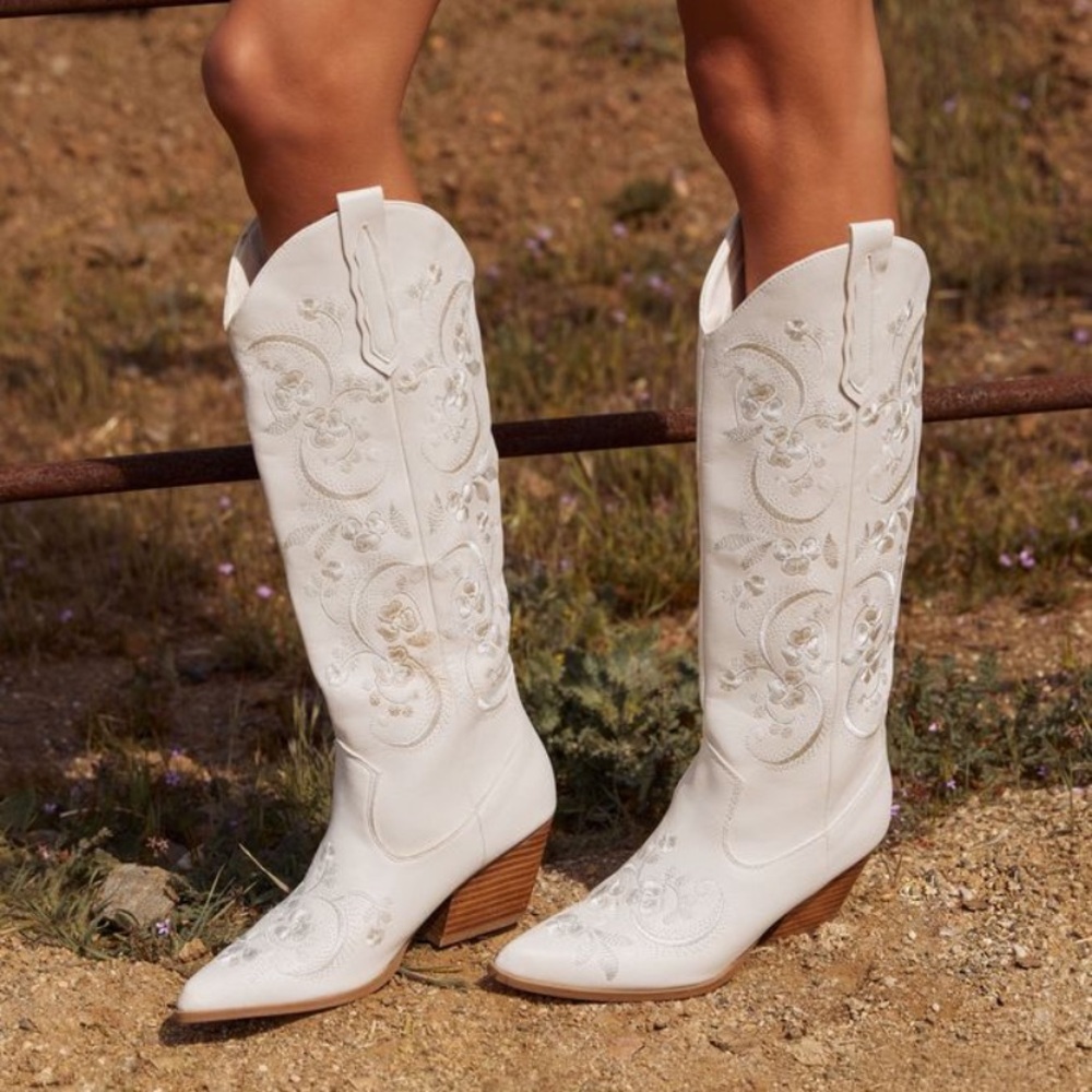 New White Floral Cowboy Boots Size 10 - Picture 2 of 5